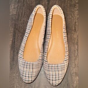 Kelly & Katie Houndstooth Flats in Black and Tan